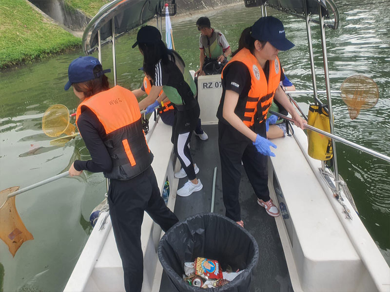 WaterwayCleanup_boat2