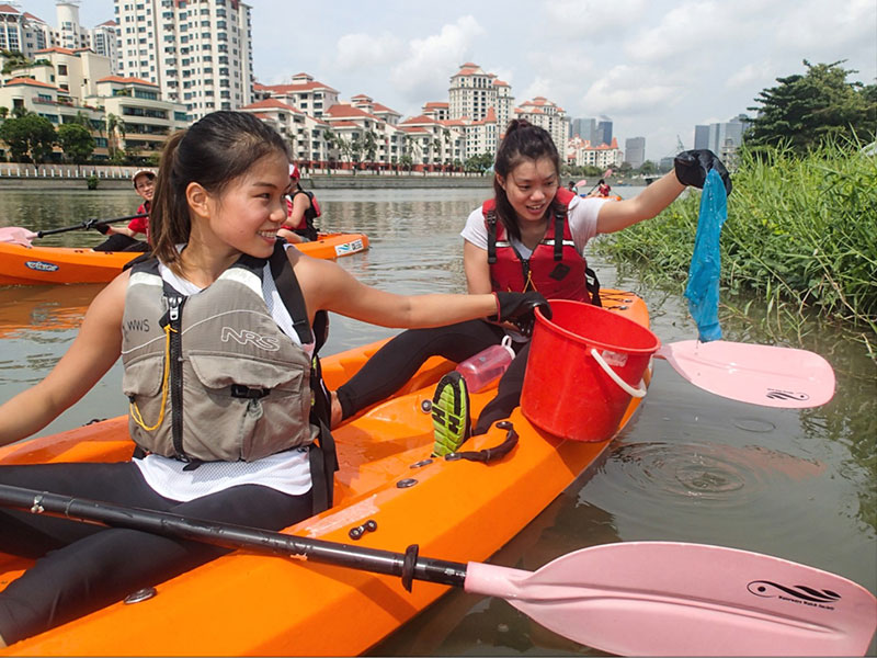 WaterwayCleanup_kayak1
