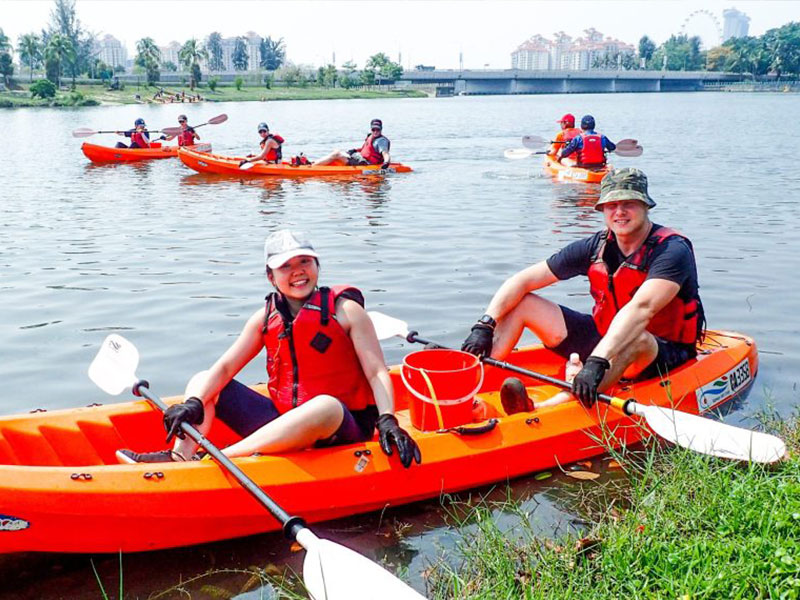 WaterwayCleanup_kayak5